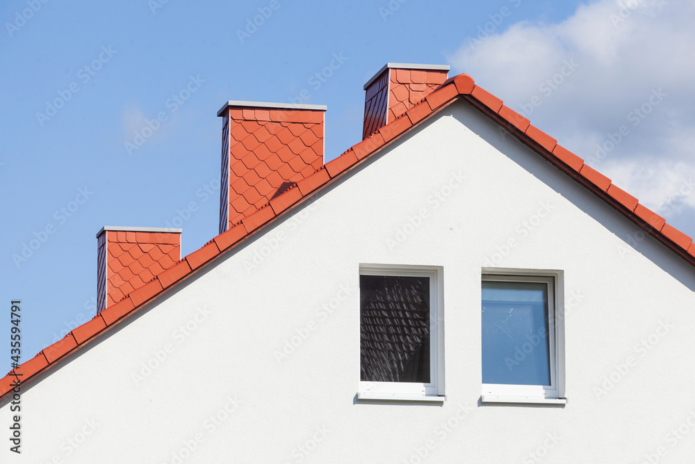 Schornsteine, Fenster, Modernes Wohngebäude, Deutschland, Europa