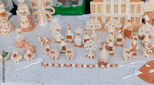 ceramic gisi and duck toys