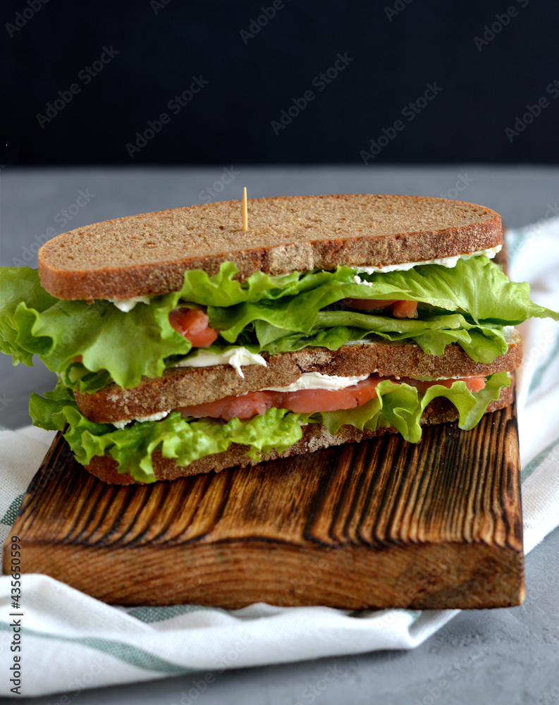 salmon sandwich