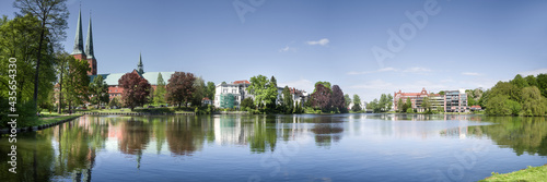 Pano Lübeck Westufer Mühlenteich sonnig entzerrt