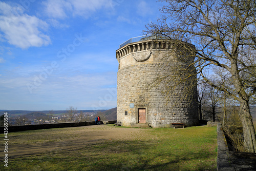 Der Bismarckturm von Bad Kissingen im Frühling
