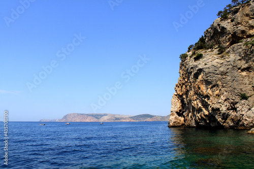 sea and rocks