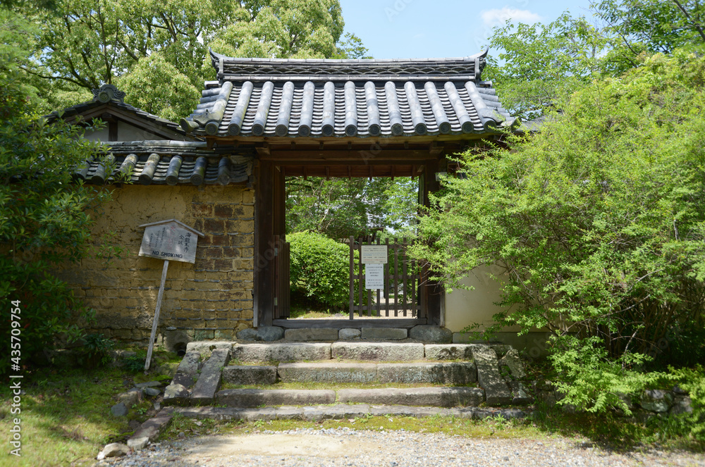 海龍王寺　中門　奈良市法華寺北町