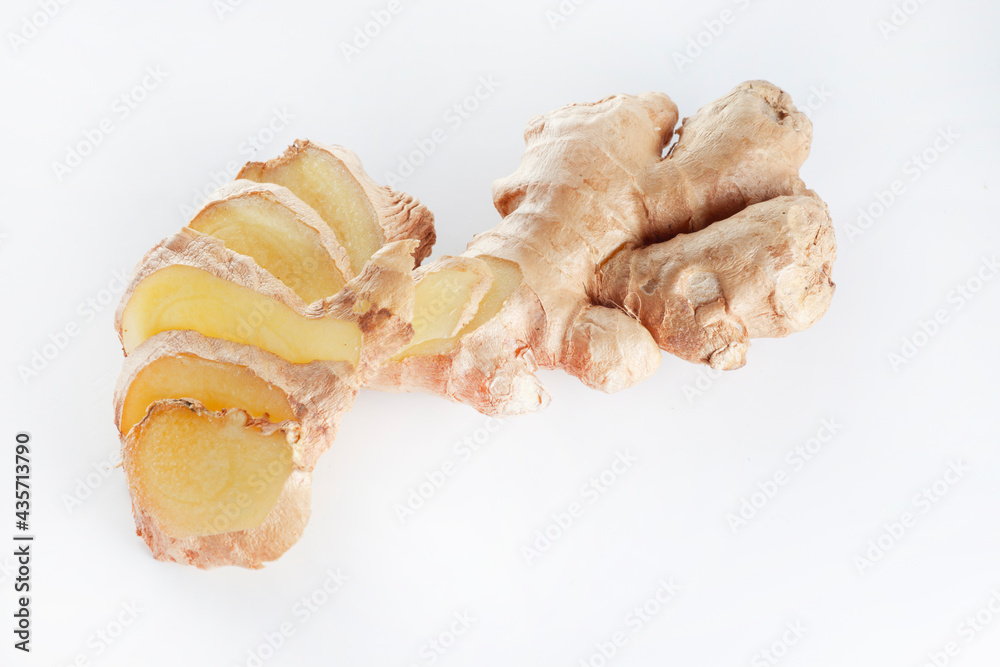 Organic ginger and ginger slices Organic ginger and ginger slices