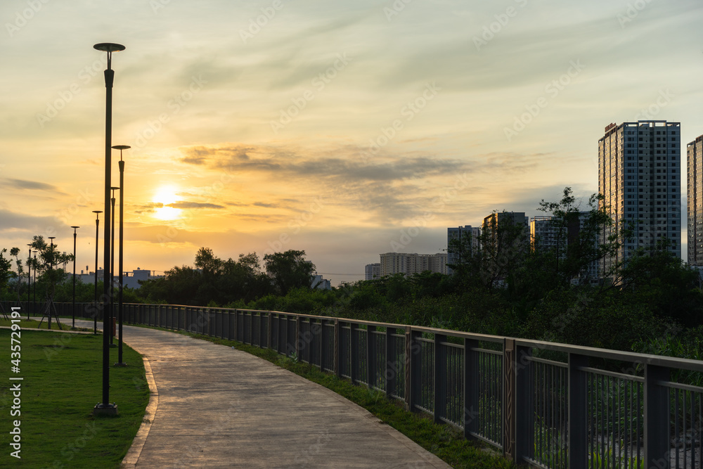 Obraz premium sunset in the city