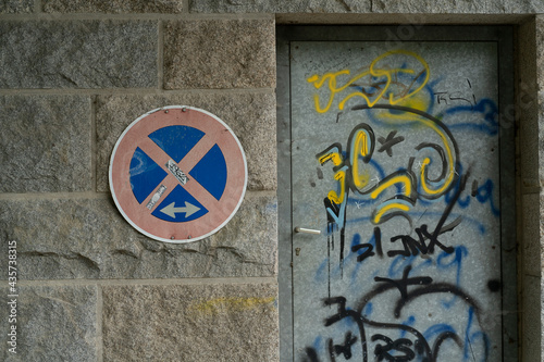 Strassenschild Graffiti