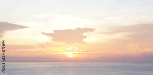 Fototapeta Naklejka Na Ścianę i Meble -  sunset over the ocean in Thailand on the island Koh Tao at the Sairee Beach May 10, 2021