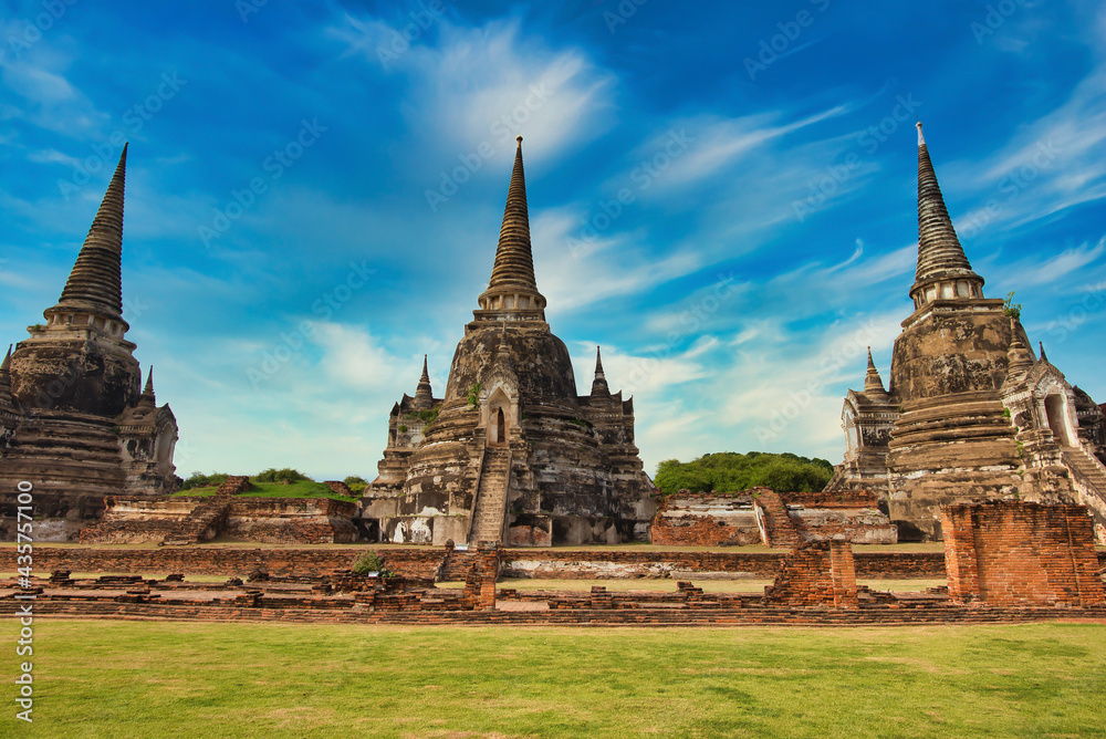 Fototapeta premium Historic site Beautiful in Ayuthaya, Thailand.