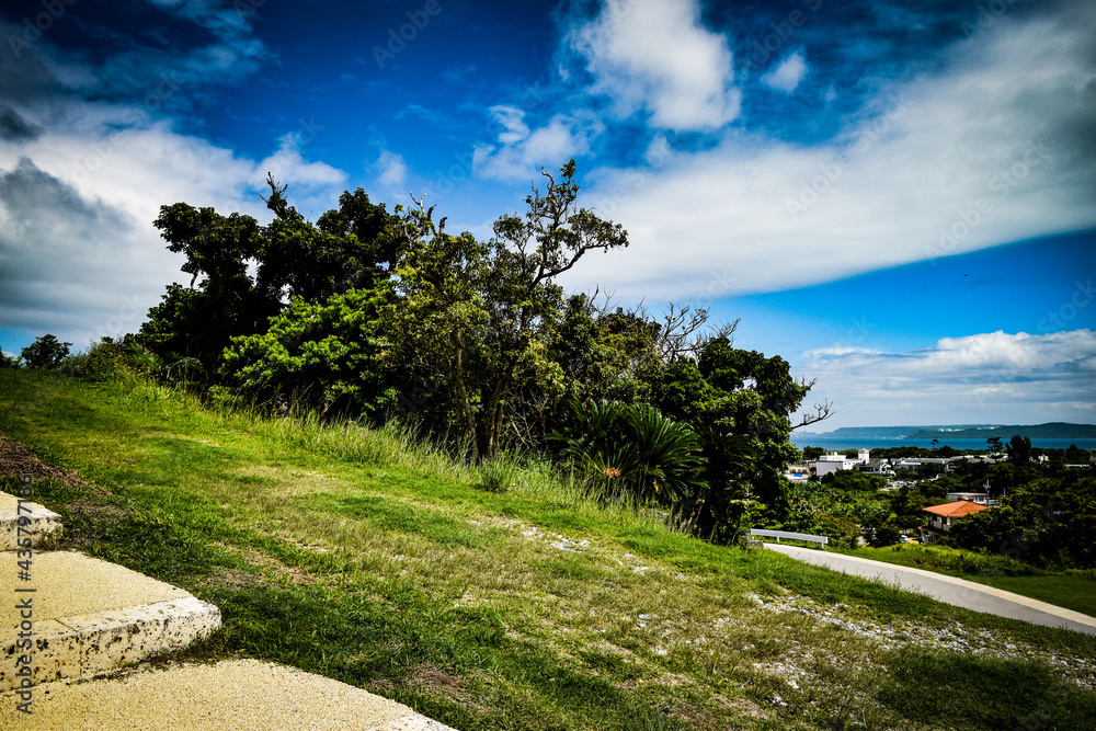 沖縄の風景を眺め歩く