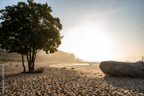 Sonnenaufgang am Wedeler Elbstrand (bei Hamburg)