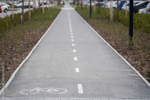 Bicycle path road sign on city street © Михаил Решетников