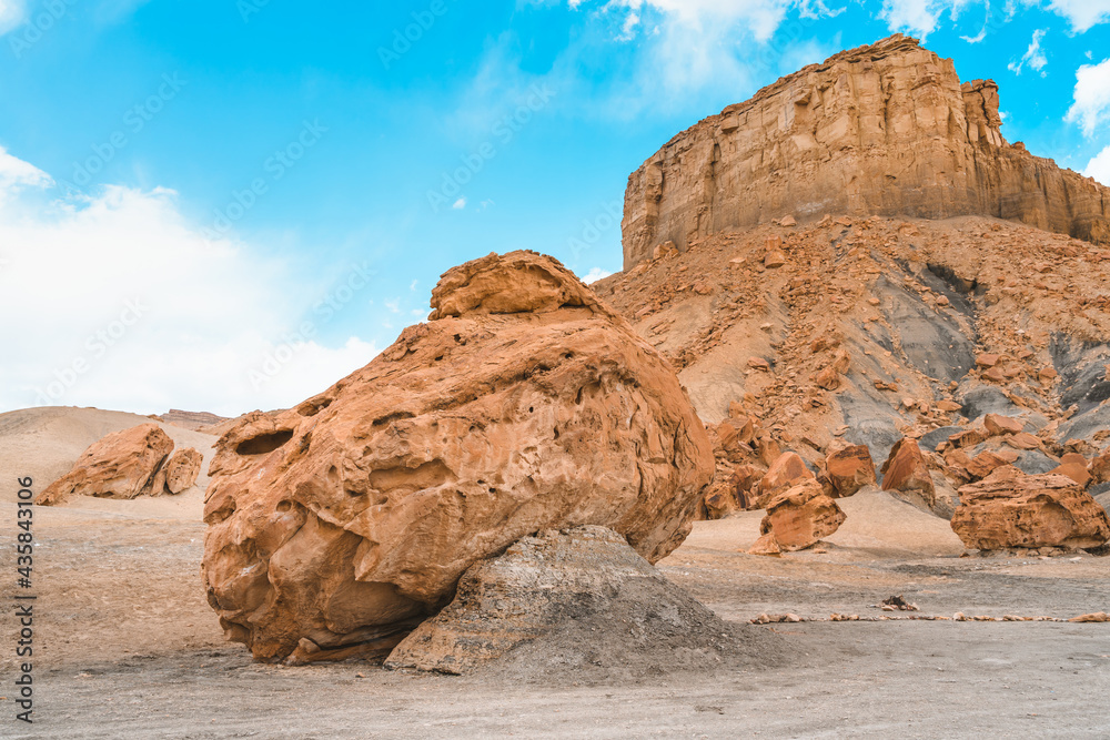 Rocky landscape in Utah, Alstrom Point, huge boulder hanging in the air