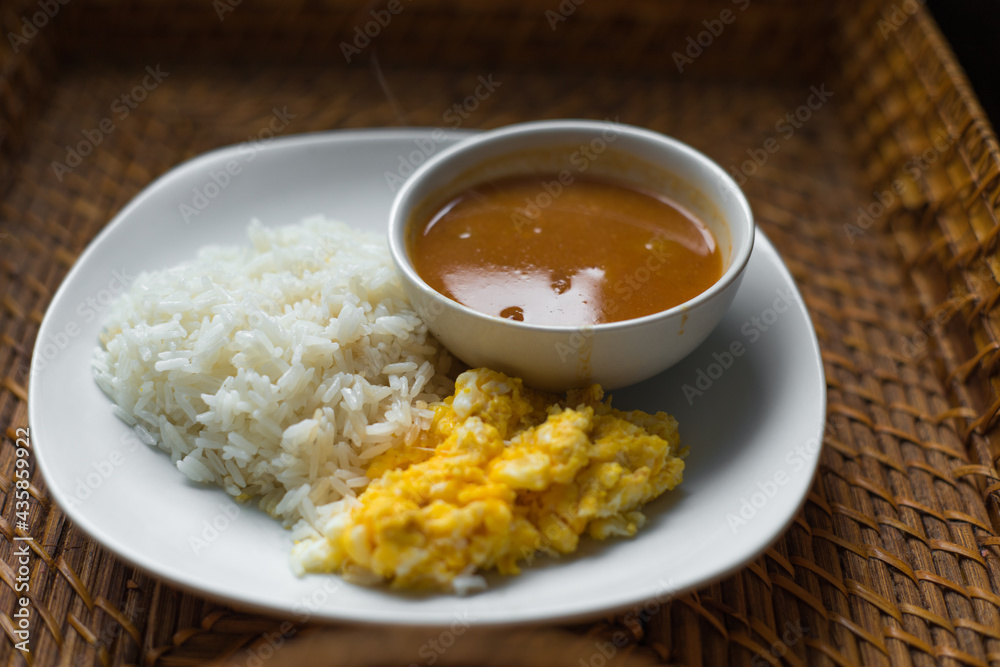 Arroz con Huvo y Habichuela guisada dominicana Arroz con Huvo y Habichuela guisada dominicana