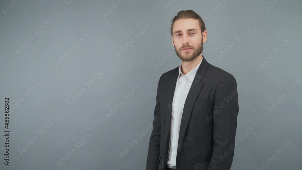 Omg i found solution, Portrait astonished crazy guy think thoughts get incredible idea decide choose raise index finger up scream wear good look clothes isolated gray color background Omg i found solution, Portrait astonished crazy guy think thoughts get incredible idea decide choose raise index finger up scream wear good look clothes isolated gray color background