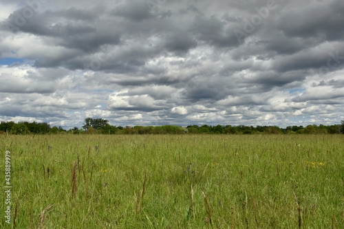 D  stere Wolken   ber dem Naturschutzgebiet Taubergie  en