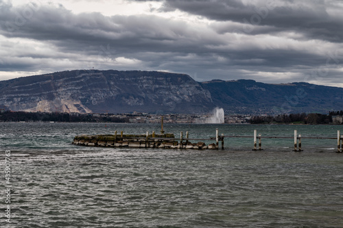 vue sur Genève et son jet d'eau depuis Chambésy © Pyc Assaut