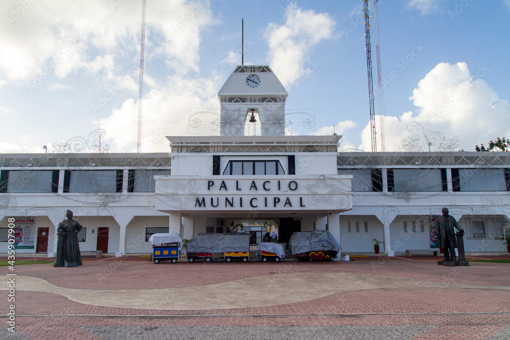 Palacion Municipal o Ayuntamiento en el pueblo o ciudad de Playa del ...