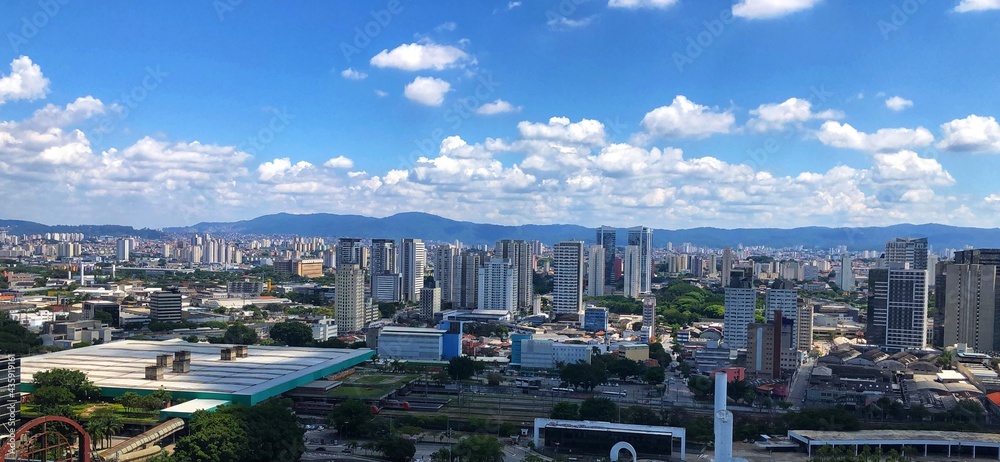 Fototapeta premium Series São Paulo from my window: a privileged viewpoint. Clouds a beautiful summer sky.