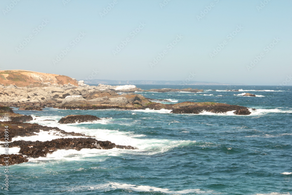 sea and rocks