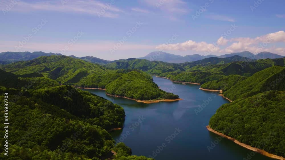 新緑の湖 新緑の湖