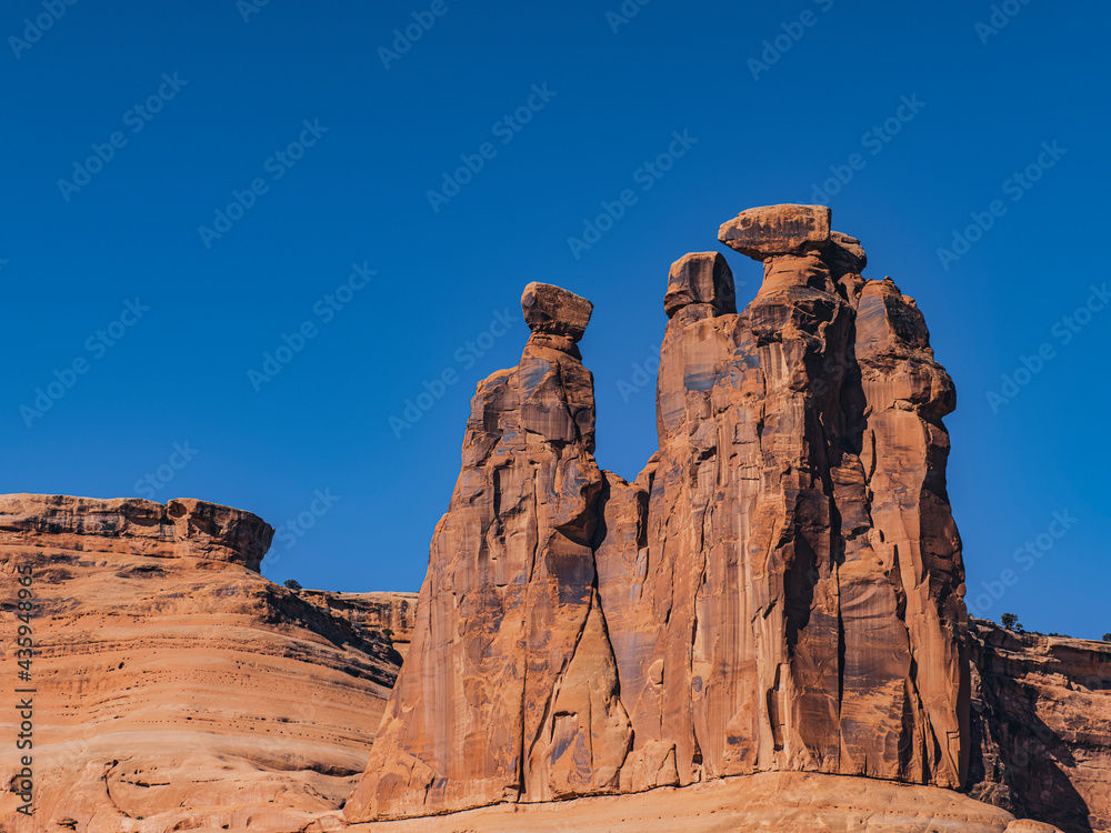 Fototapeta premium wonderful scenic view in Arches National Park 