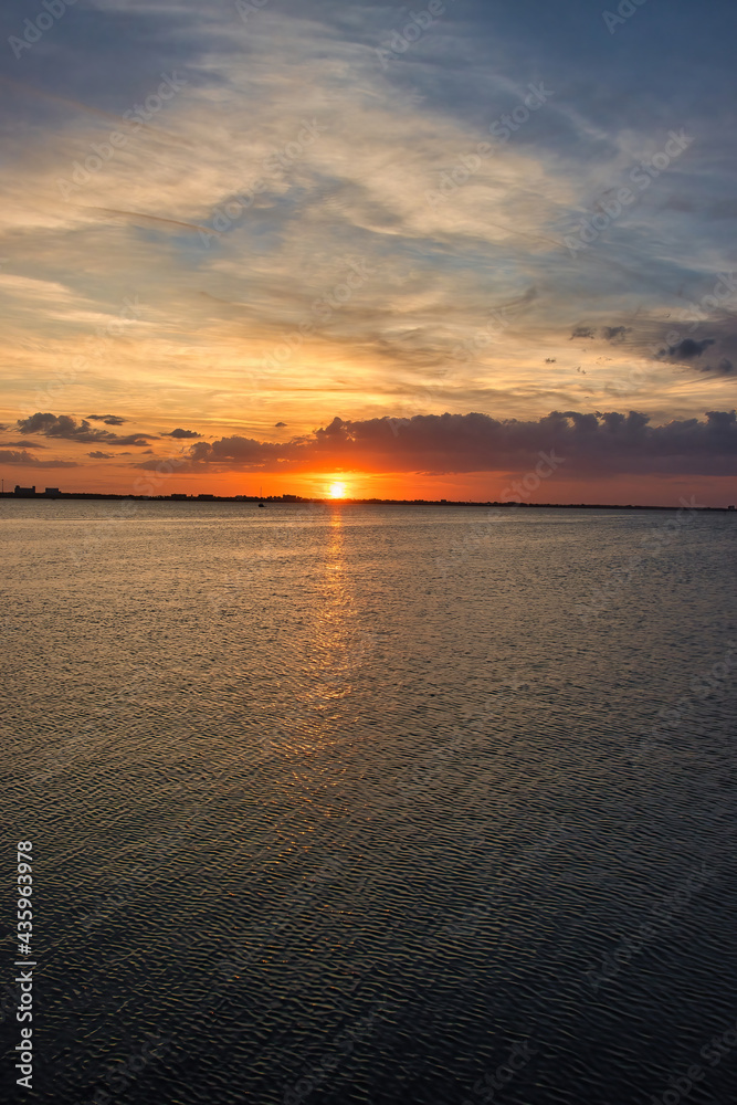 Obraz premium Sunset on a pier in Indialantic Florida on the Indian river