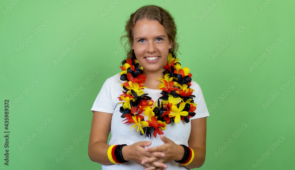 Lachender deutscher Fussball Fan freut sich aufs Spiel Lachender deutscher Fussball Fan freut sich aufs Spiel
