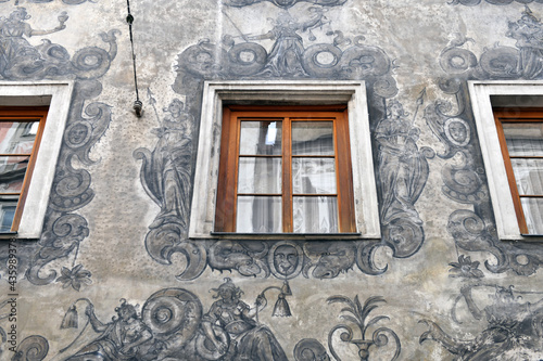 Hausfassade mit Malereien in Steyr, Österreich, Europa photo