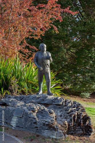 TE ANAU, FIORDLAND, NEW ZEALAND - FEBRUARY 17 : Statue of Quinton Makinnon 1851-1892 in Te Anau New Zealand on February 17, 2012 photo