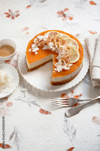 Cheesecake with lemon maca and coconut (ph. Marianna Franchi)