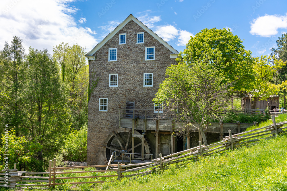 Obraz premium Colonial building in Black Creek Pioneer Village, Toronto, Canada