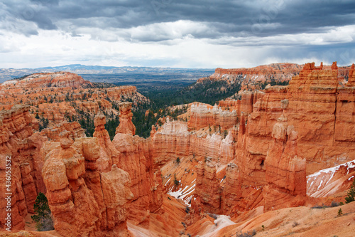 Bryce Canyon, Utah, USA. View of Bryce Amphitheater with countless hoodoos under a cloudy sky.