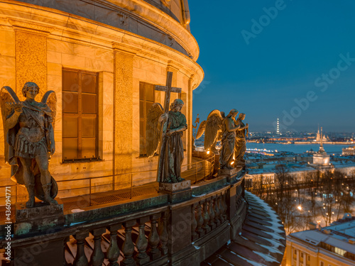 isaac's cathedral in saint petersburg
