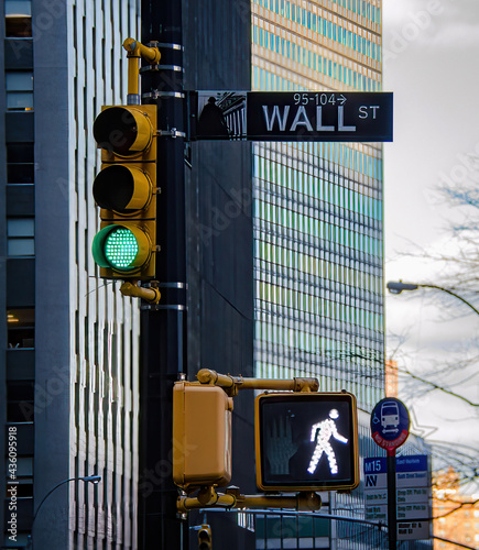 Wall Street Green Light, New York