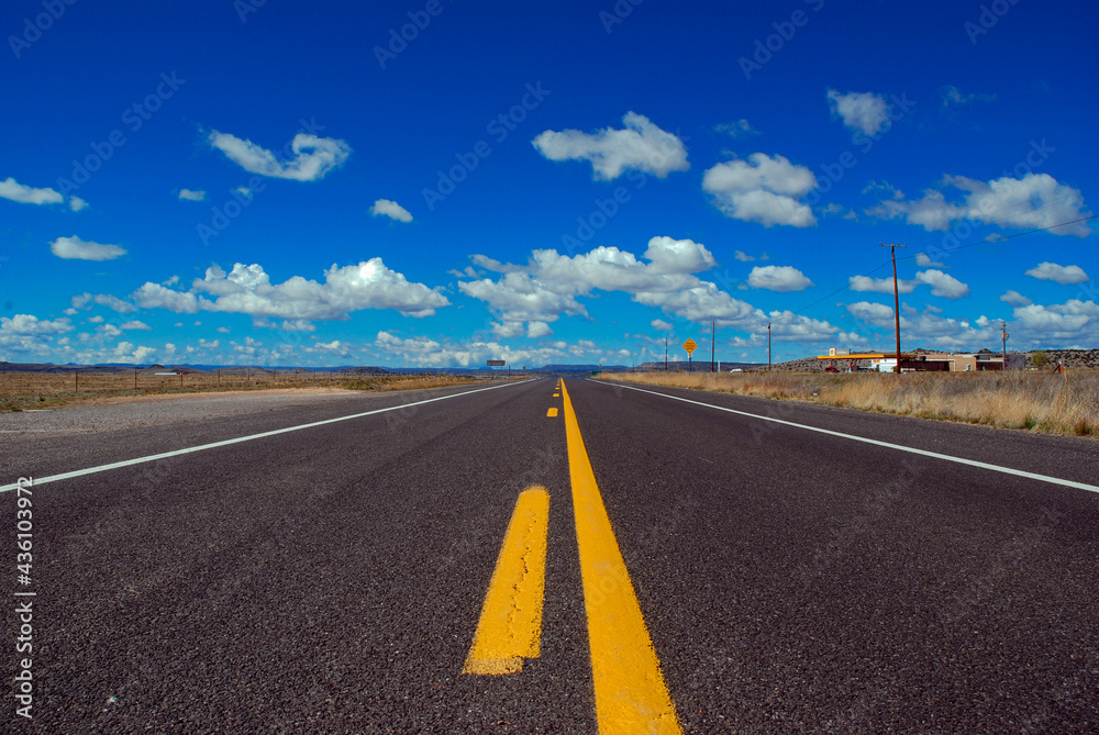 Fototapeta premium Route 66 in Arizona USA the great American highway road trip 