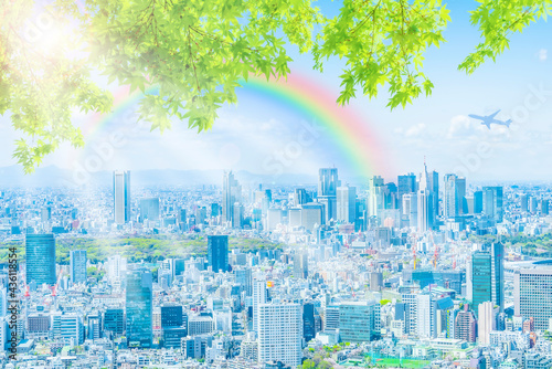 雨上がりの晴れた東京都市風景