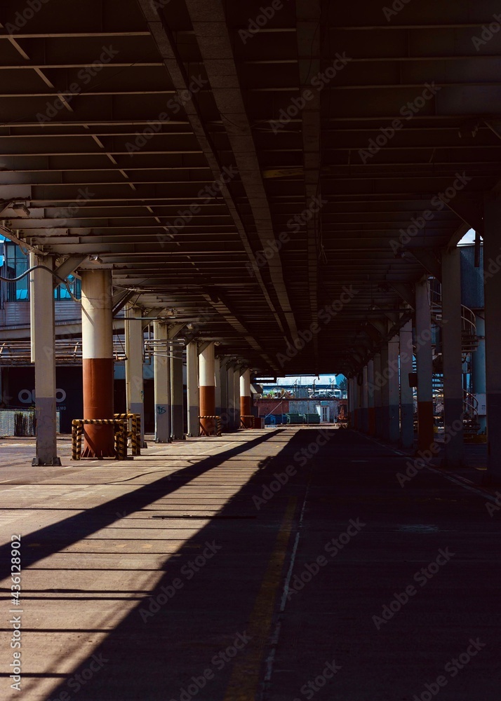 Naklejka premium Pasillos de una estación