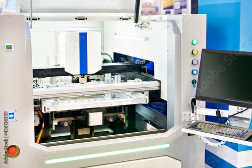 Fotografija Automatic solder paste printer