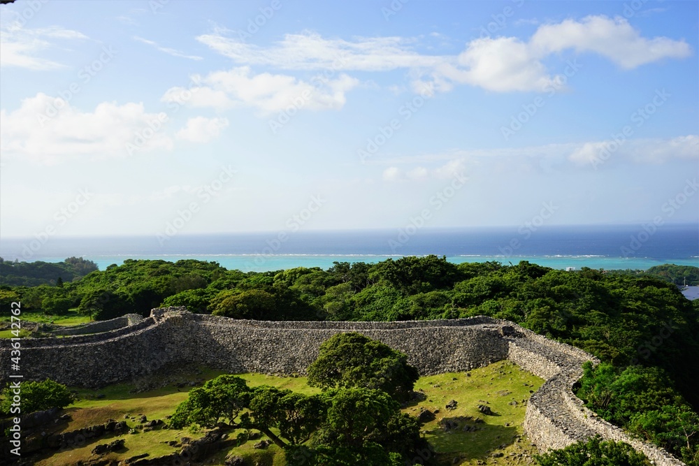 Aerial view of Nakijinjo castle ruins and the stone wall in Okinawa, Japan - 日本 沖縄 今帰仁城跡 城壁 Aerial view of Nakijinjo castle ruins and the stone wall in Okinawa, Japan - 日本 沖縄 今帰仁城跡 城壁