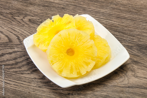 Sweet pineapple rings in the bowl