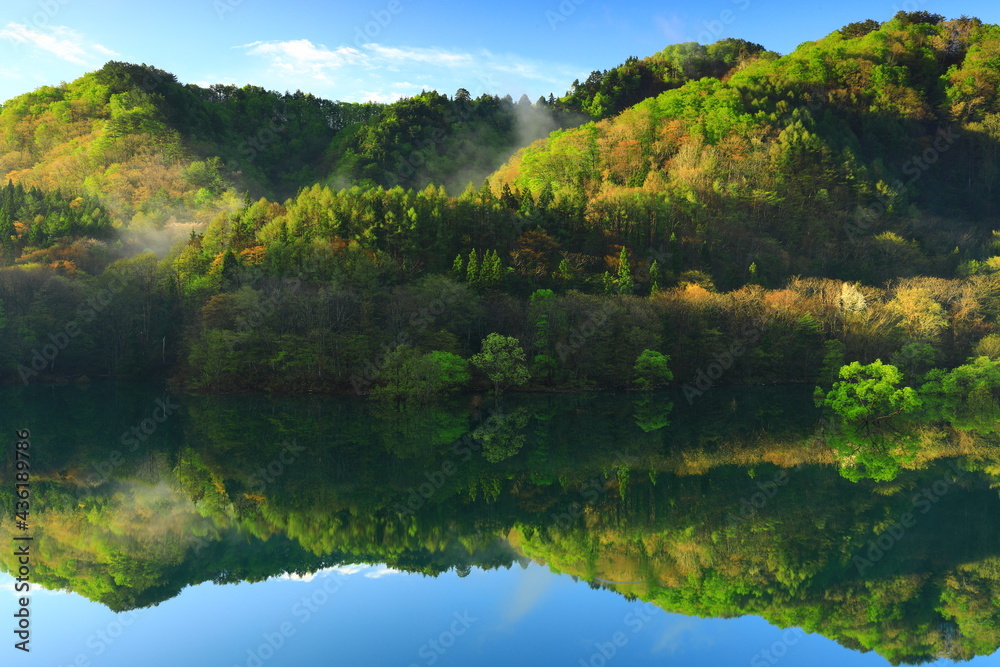 岩手県西和賀町 新緑の錦秋湖 岩手県西和賀町 新緑の錦秋湖
