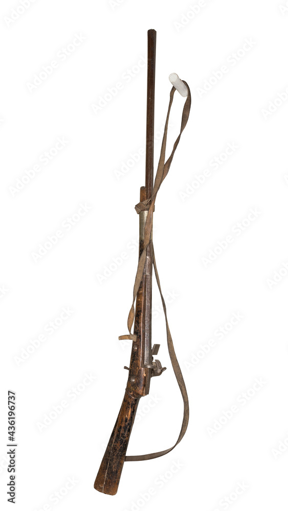 Obraz premium Historic 18th century rifle hanging on the wall