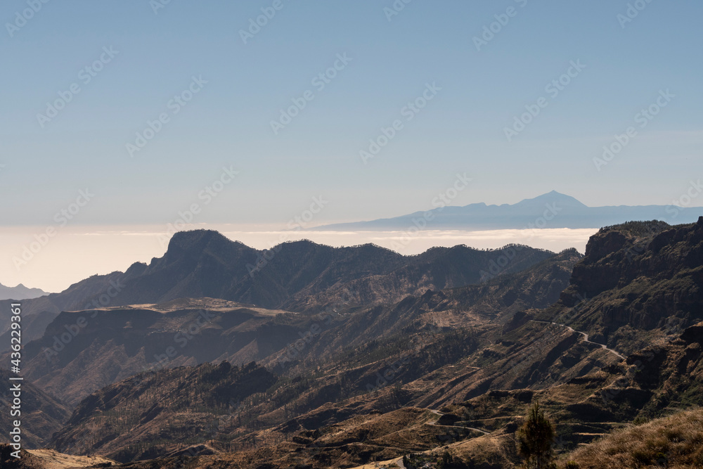 Montañas en la cumbre de la isla de Gran Canaria, España