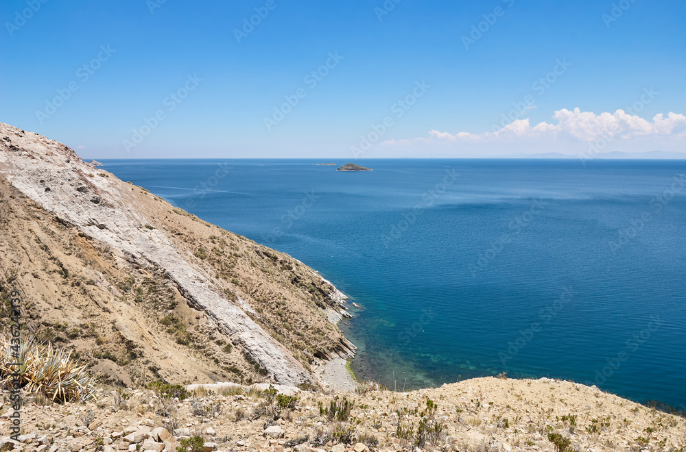 Challapampa beach landscape, Isla del Sol, Lake Titicaca.