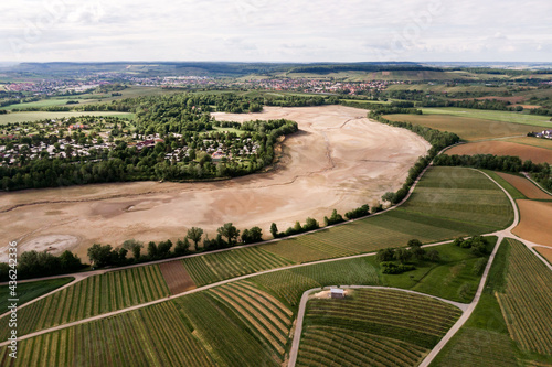 Luftaufnahme Breitenauer See abgelassen ohne Wasser photo