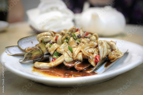 Cantonese Style Stir Fried Razor Clams in Black Bean Sauce