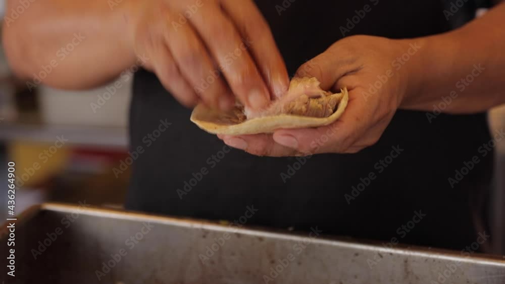 HACIENDO UN TACO 