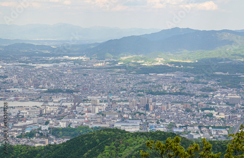滋賀県の音羽山からの眺め © peia
