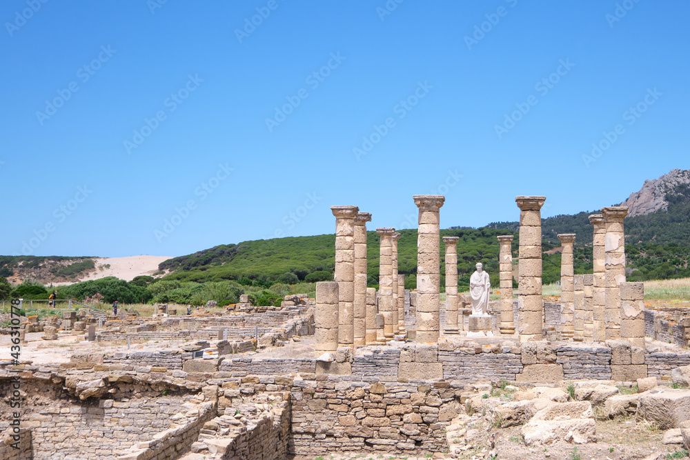Ruinas Romanas templo con columnas de baelo Clauida