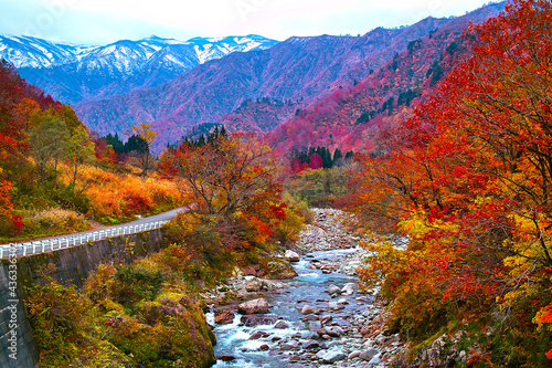 紅葉の風景（山形県小国町）
